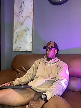 AaronCruz  online show from February 1, 7:23 pm