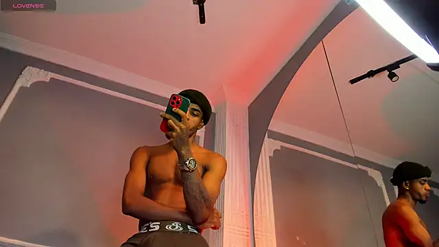 AaronCruz  online show from September 10, 1:21 pm