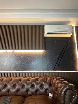 AaronCruz  online show from March 7, 1:14 am