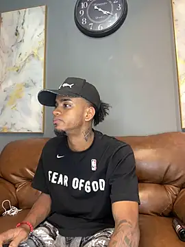 AaronCruz  online show from January 24, 7:07 pm