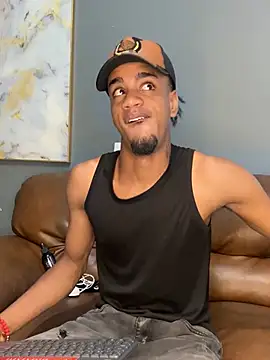 AaronCruz  online show from January 18, 7:48 pm