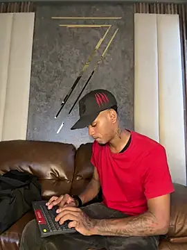 AaronCruz  online show from March 19, 7:27 pm