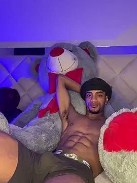 AaronCruz  online show from October 12, 5:34 am