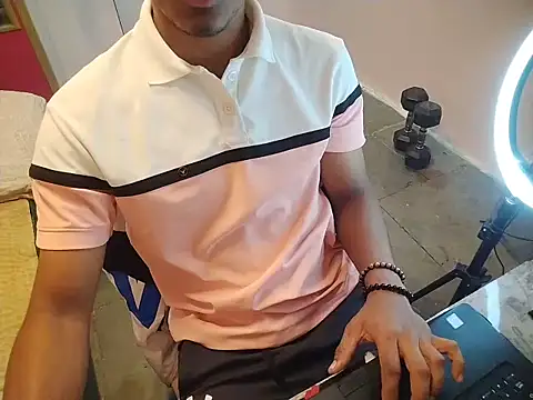 Snapshot of vicky0805 chatting on September 28, 8:23 am vicky0805 online show from September 28, 8:23 am