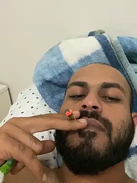 Snapshot of islandvybee55 chatting on February 2, 9:51 am islandvybee55 online show from February 2, 9:51 am