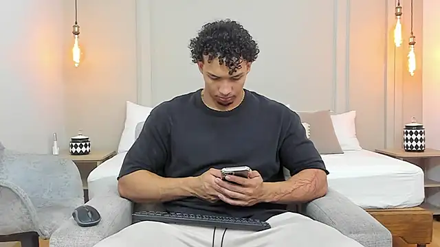 Dominick star online show from February 7, 4:06 am