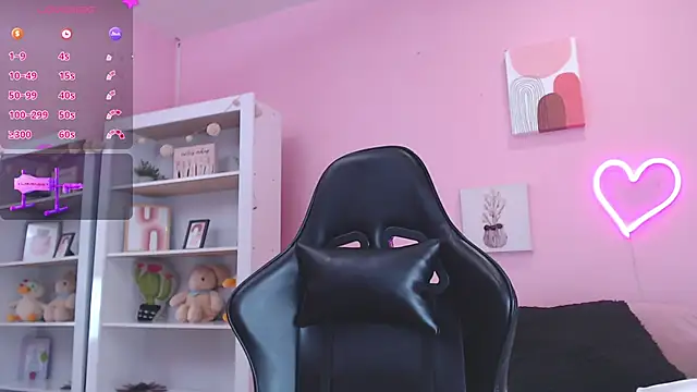 Ian Castillo  online show from January 15, 11:32 am