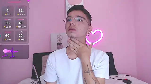 Ian Castillo  online show from December 16, 11:22 am