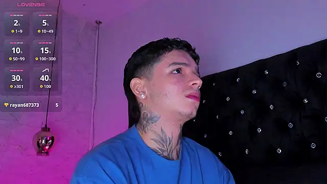 Ian Castillo  online show from October 3, 11:48 am