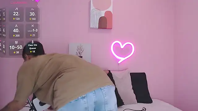 Ian Castillo  online show from December 21, 11:11 am