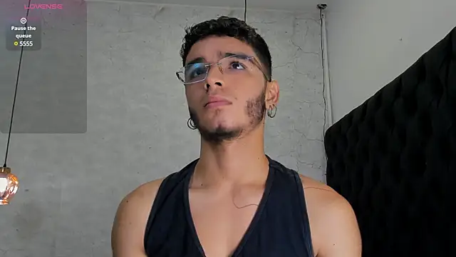 Ian Castillo  online show from February 18, 11:11 am