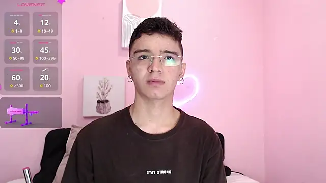 Ian Castillo  online show from December 18, 11:13 am