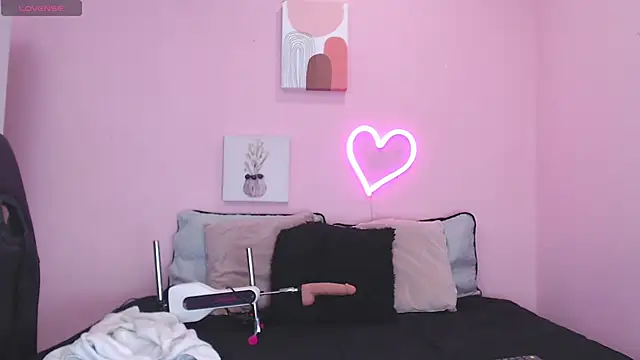 Ian Castillo  online show from January 2, 11:20 am