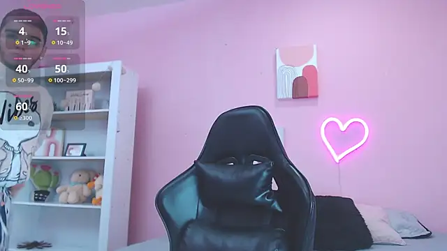 Ian Castillo  online show from January 27, 11:43 am