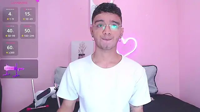 Ian Castillo  online show from December 31, 11:20 am