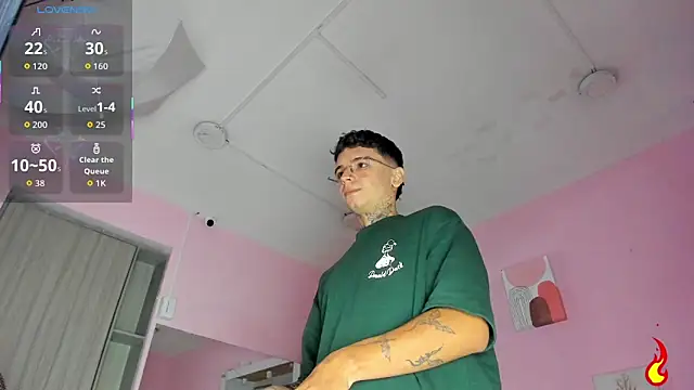 Ian Castillo  online show from October 13, 11:05 am