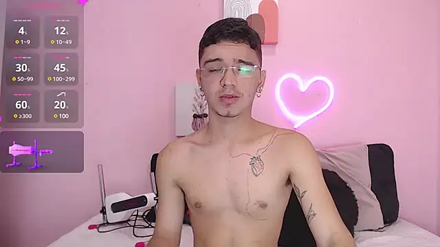 Ian Castillo  online show from December 17, 11:39 am