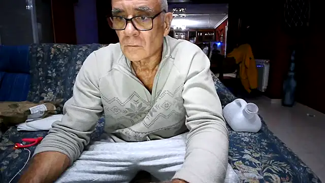 maduroguapo online show from December 14, 10:06 pm