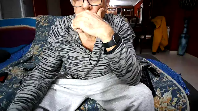 maduroguapo online show from February 2, 9:45 pm