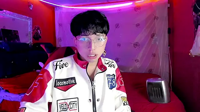 Snapshot of AnggelONfiree chatting on September 23, 8:13 am AnggelONfiree online show from September 23, 8:13 am