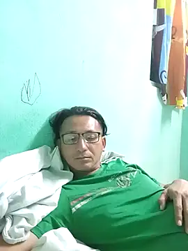 Andresguz35 online show from March 16, 6:39 am