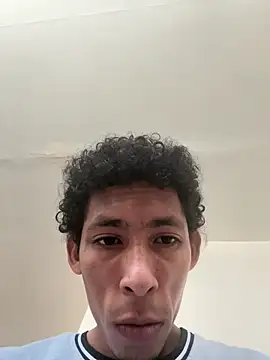 Snapshot of estrellaalvear chatting on October 6, 3:49 pm estrellaalvear online show from October 6, 3:49 pm