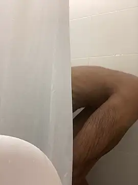 Lucascacaca online show from December 8, 9:30 pm