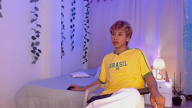 Tommyfoxboy online show from January 21, 10:41 pm