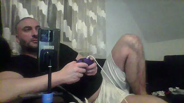 Snapshot of NewyorkDimi chatting on December 10, 5:07 am NewyorkDimi online show from December 10, 5:07 am