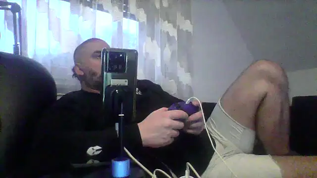 Snapshot of NewyorkDimi chatting on December 8, 6:54 am NewyorkDimi online show from December 8, 6:54 am