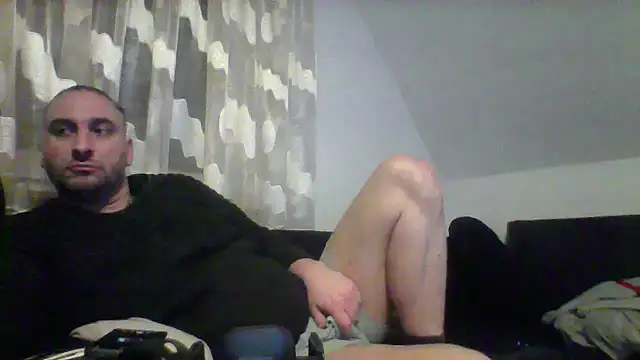 Snapshot of NewyorkDimi chatting on March 6, 12:00 am NewyorkDimi online show from March 6, 12:00 am