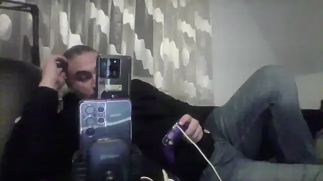 Snapshot of NewyorkDimi chatting on December 15, 5:45 am NewyorkDimi online show from December 15, 5:45 am