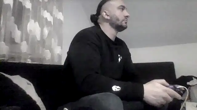 Snapshot of NewyorkDimi chatting on December 3, 12:11 am NewyorkDimi online show from December 3, 12:11 am