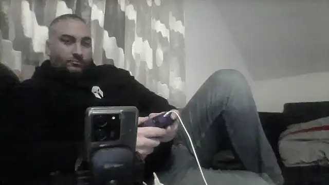 Snapshot of NewyorkDimi chatting on December 16, 12:04 am NewyorkDimi online show from December 16, 12:04 am