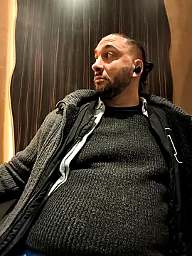 Snapshot of NewyorkDimi chatting on December 23, 9:29 pm NewyorkDimi online show from December 23, 9:29 pm