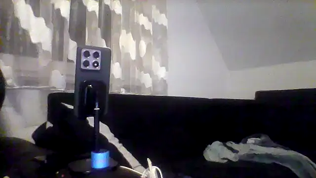 Snapshot of NewyorkDimi chatting on December 11, 3:04 am NewyorkDimi online show from December 11, 3:04 am