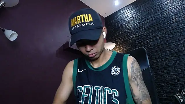 Bryansteban online show from December 18, 8:03 pm