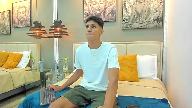 kieran derek online show from November 8, 3:21 am