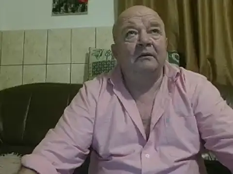 Snapshot of fullballs6 chatting on February 21, 3:01 am fullballs6 online show from February 21, 3:01 am