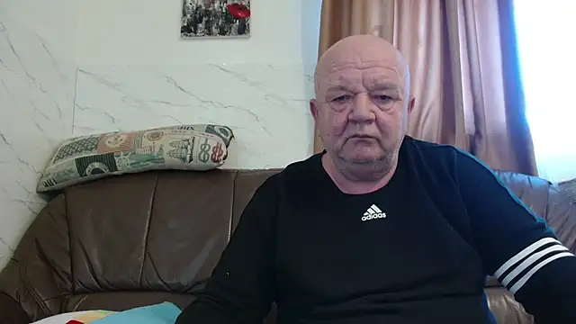 fullballs6 online show from February 26, 10:16 am