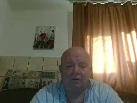 Snapshot of fullballs6 chatting on January 28, 6:27 am fullballs6 online show from January 28, 6:27 am