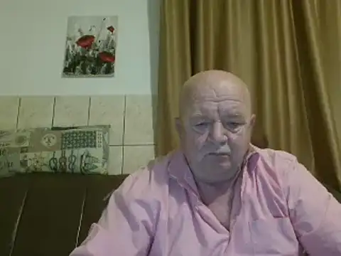 Snapshot of fullballs6 chatting on February 13, 3:18 am fullballs6 online show from February 13, 3:18 am