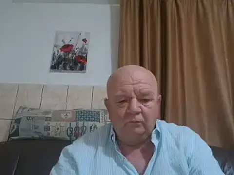 Snapshot of fullballs6 chatting on December 22, 2:28 am fullballs6 online show from December 22, 2:28 am