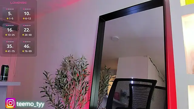 teemotwink online show from April 17, 10:01 pm