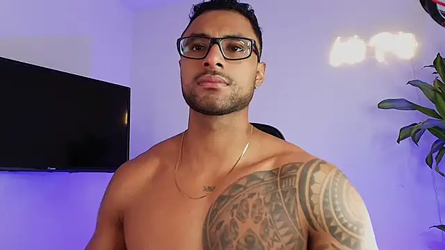 LiamGarcia1 online show from December 21, 1:19 pm