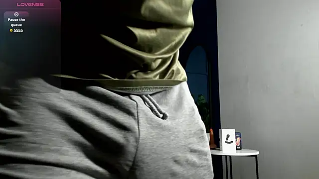 Snapshot of Alex_towers chatting on December 17, 7:04 pm Alex towers online show from December 17, 7:04 pm