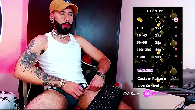 Snapshot of Diilanhott chatting on March 9, 1:04 am Diilanhott online show from March 9, 1:04 am