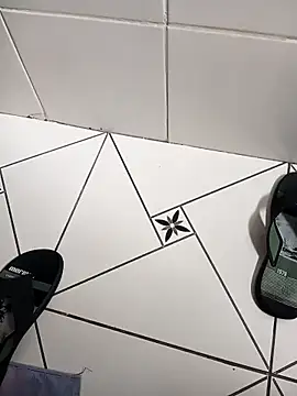 Snapshot of lobomisterioso13 chatting on October 19, 4:43 pm lobomisterioso13 online show from October 19, 4:43 pm