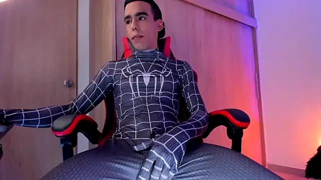 aldrinwhite online show from February 19, 5:42 pm