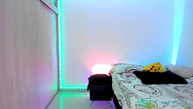 aldrinwhite online show from February 3, 5:40 pm